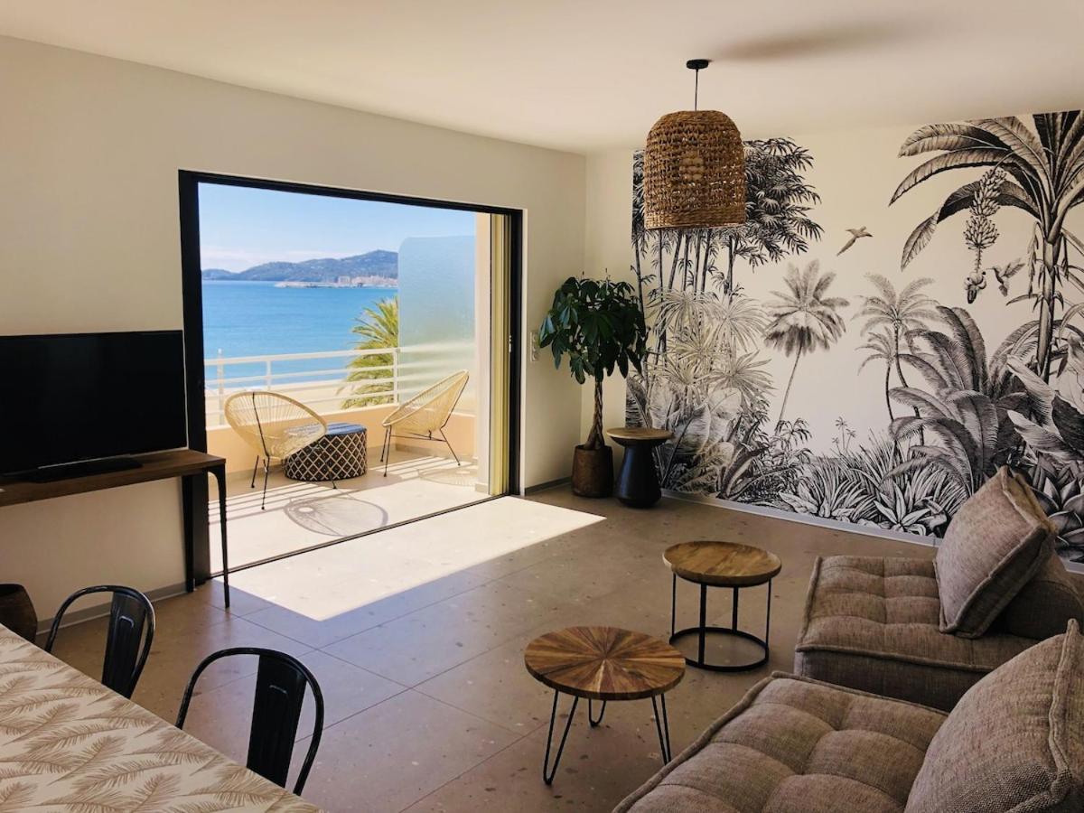 Appartement T3 Lumineux Traversant Totalement Neuf En Face De La Plage Front De Mer Vue Sur Les Iles Vue Mer Panoramique Assuree Residence De La Plage Centre Ville Du Lavandou 3Eme Etage Avec Ascenseur Appartement T3 Le Lavandou Buitenkant foto