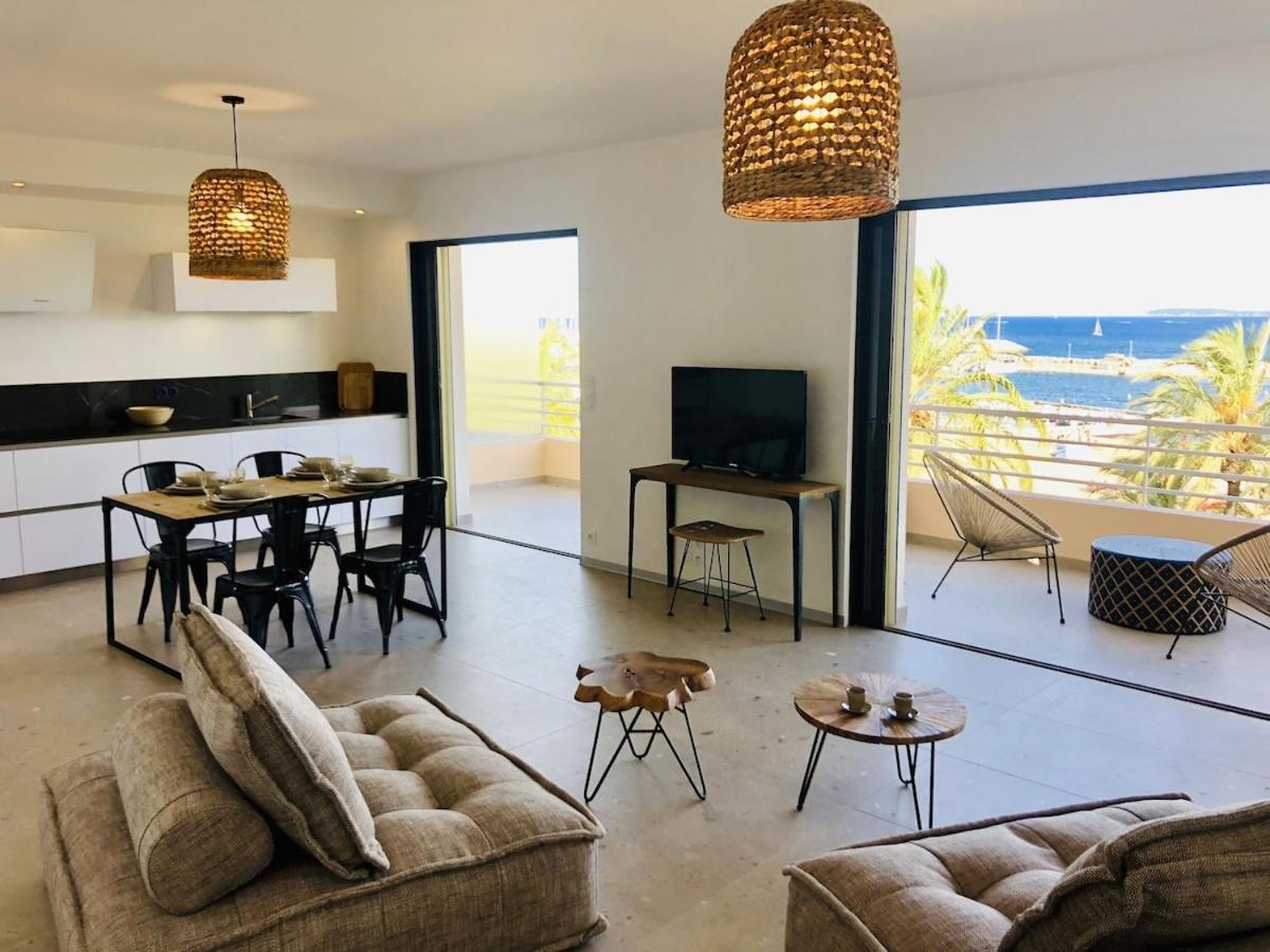 Appartement T3 Lumineux Traversant Totalement Neuf En Face De La Plage Front De Mer Vue Sur Les Iles Vue Mer Panoramique Assuree Residence De La Plage Centre Ville Du Lavandou 3Eme Etage Avec Ascenseur Appartement T3 Le Lavandou Buitenkant foto