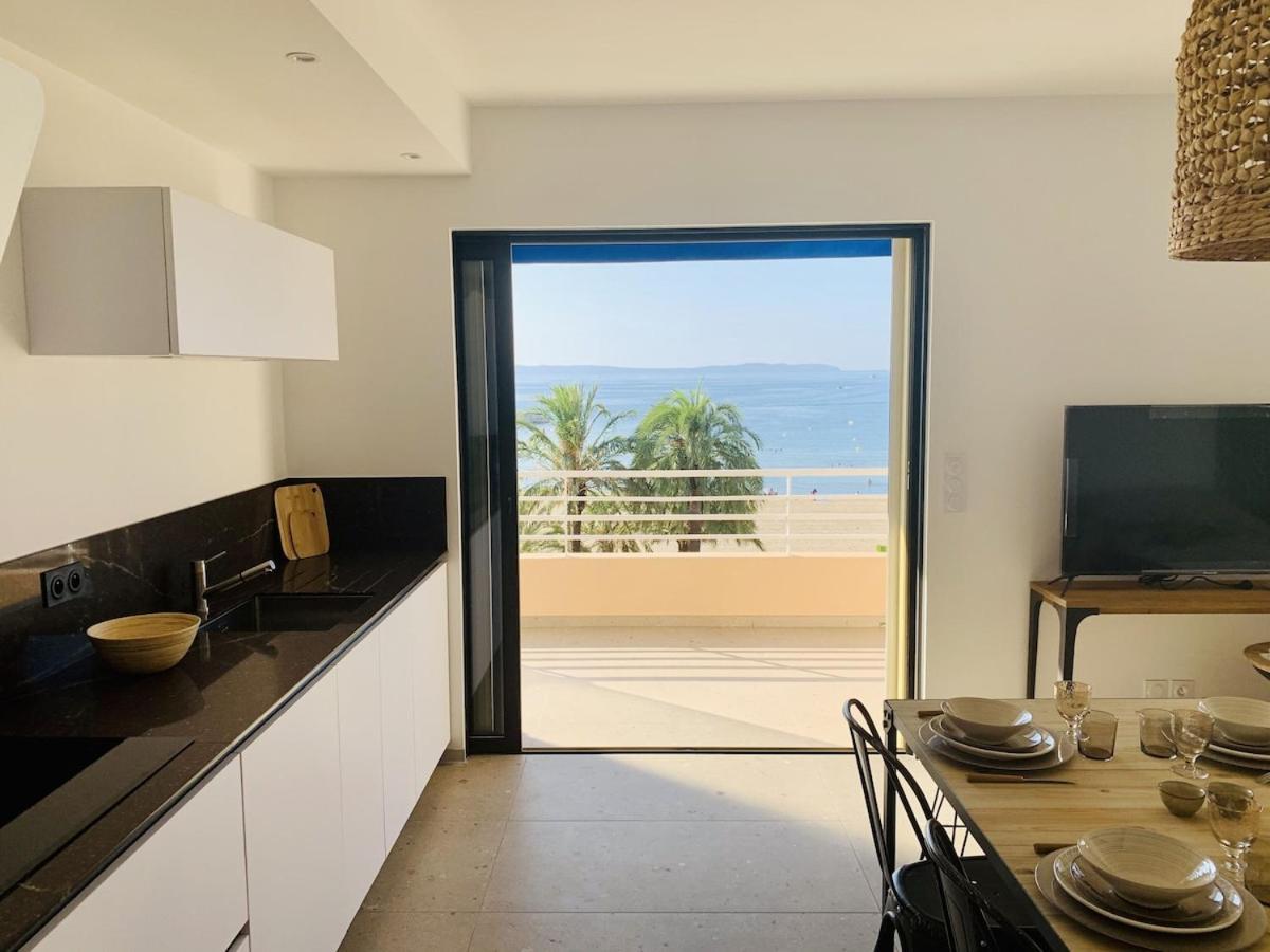 Appartement T3 Lumineux Traversant Totalement Neuf En Face De La Plage Front De Mer Vue Sur Les Iles Vue Mer Panoramique Assuree Residence De La Plage Centre Ville Du Lavandou 3Eme Etage Avec Ascenseur Appartement T3 Le Lavandou Buitenkant foto